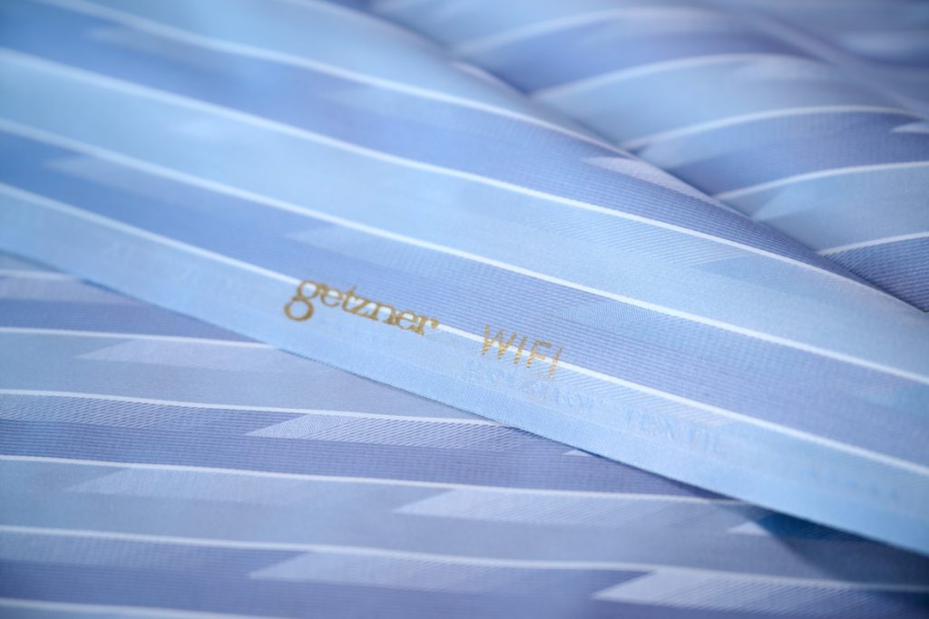 Réel Bazin Getzner avec logo qui prouve l'authenticité