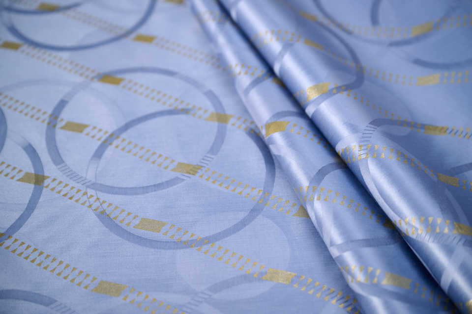 Motifs de bazin bleu et doré Getzner authentique