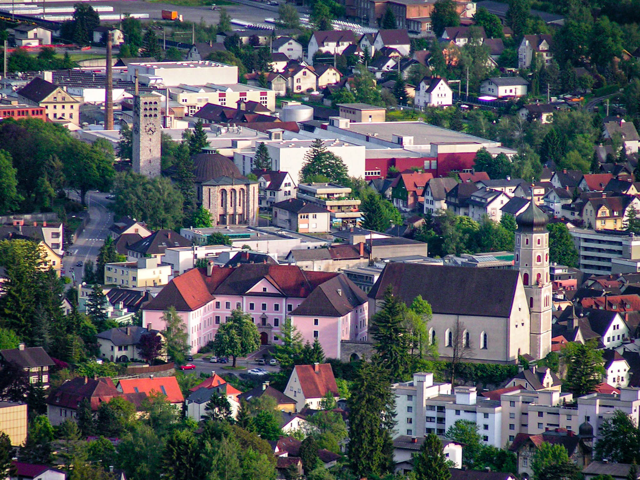 Photographie aérienne de la ville de Bludenz en Autriche